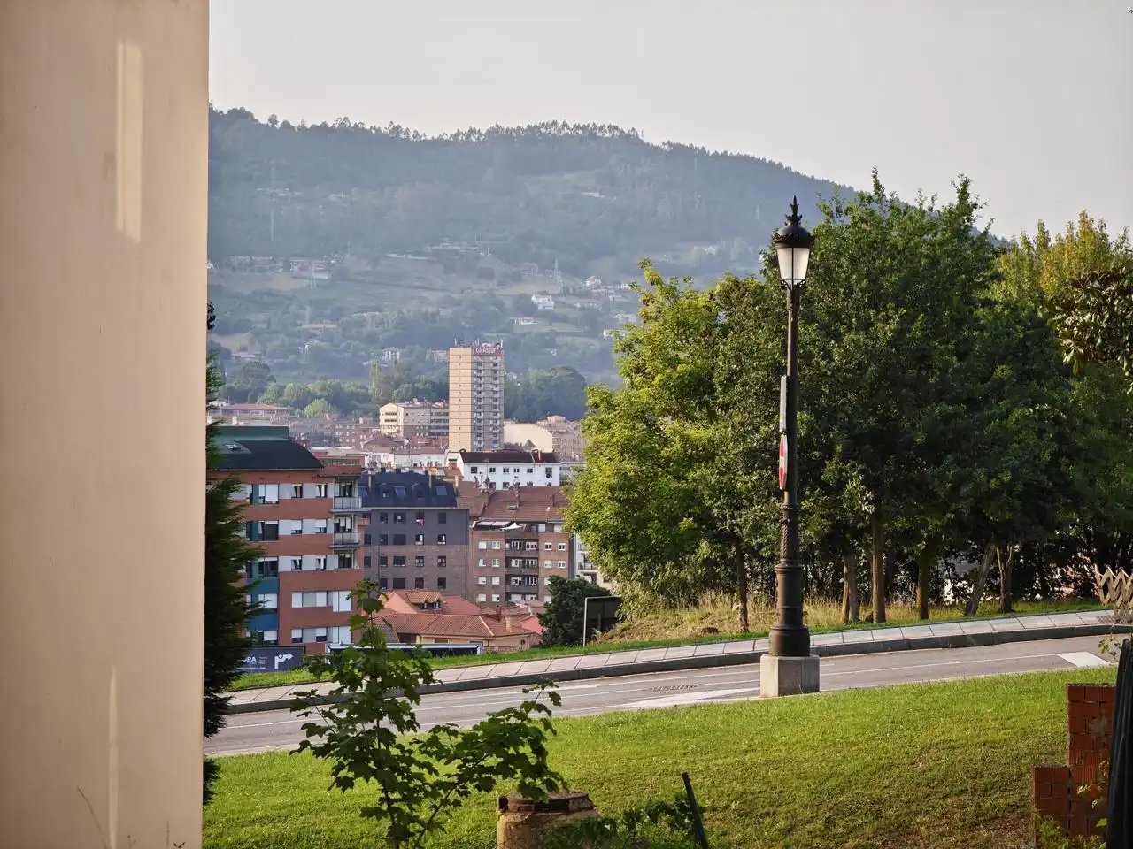 Vista exterior de Piso en venta en Oviedo 