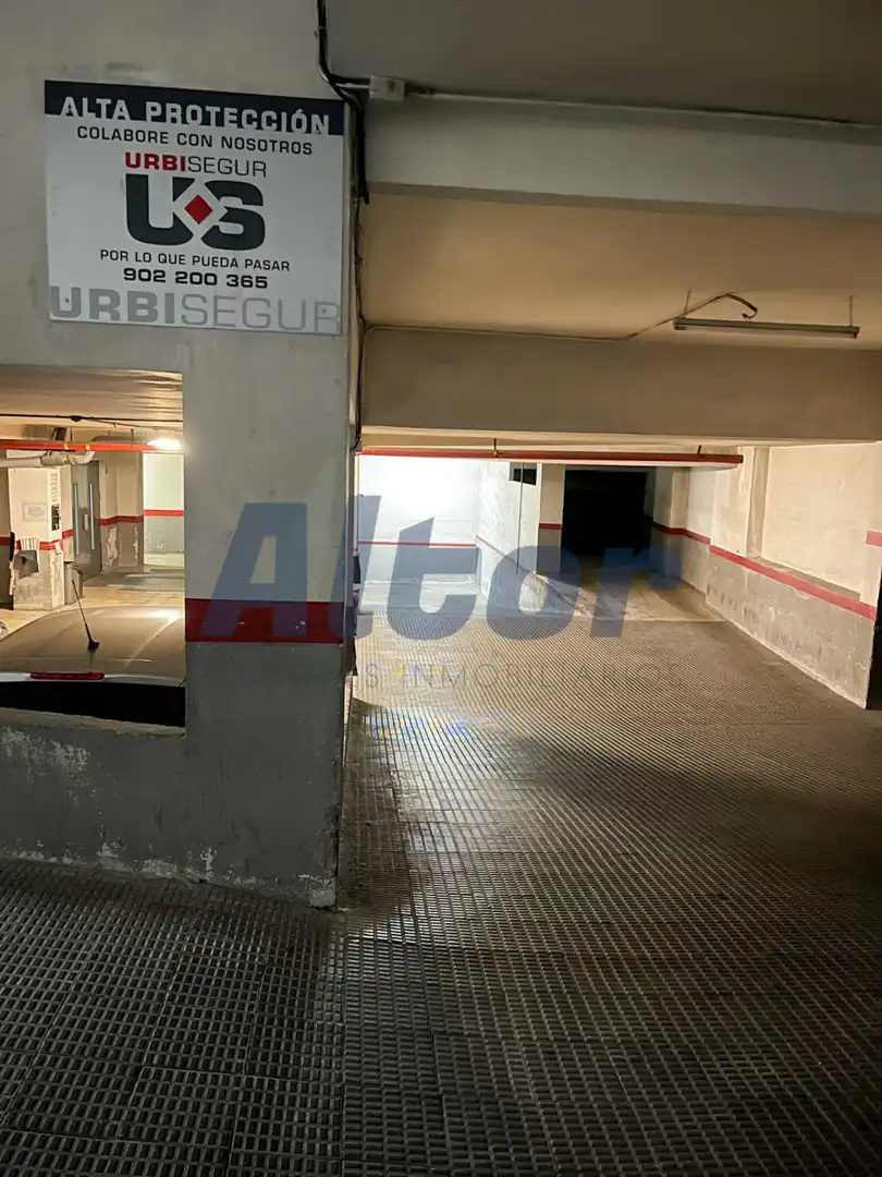 Garage for sale in SATURNINO CALLEJA, Ciudad Jardín