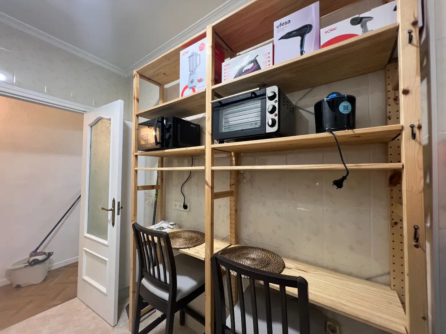 Kitchen of Flat for share in Madrid  with Heating, Furnished and Washing machine