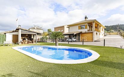 Vista exterior de Casa o xalet en venda en Olesa de Bonesvalls amb Aire condicionat, Calefacció i Jardí privat