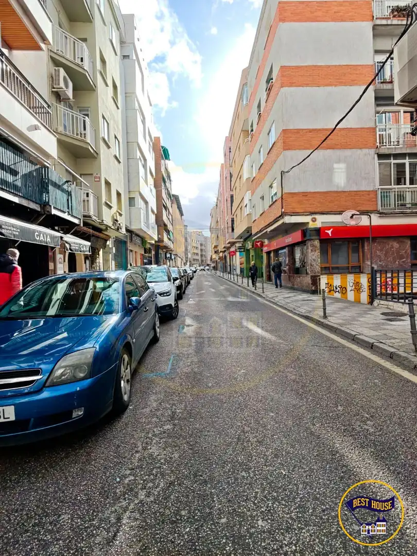 Außenansicht von Garage zum Verkauf in Cuenca