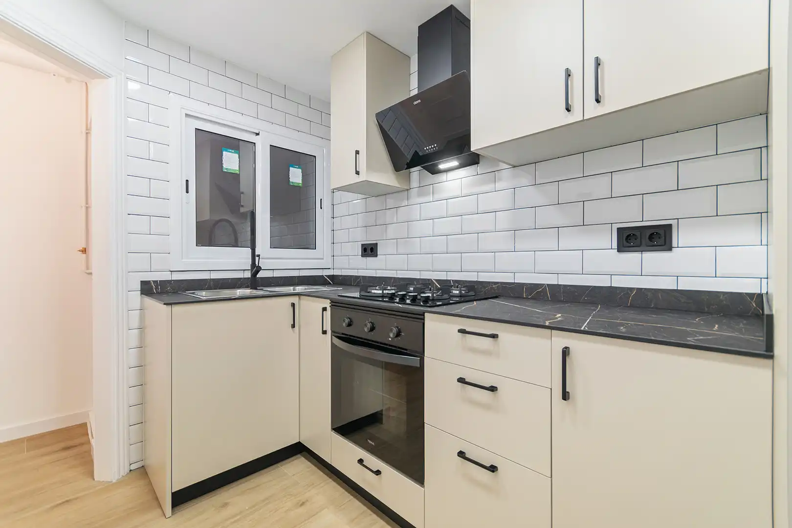 Cocina de Piso en venta en Badalona con Aire acondicionado, Calefacción y Parquet