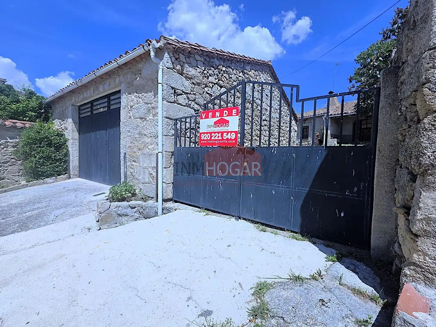 Vista exterior de Casa o chalet en venta en Villatoro con Amueblado