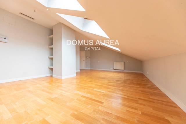 Ático en Venta en Alcala en Goya