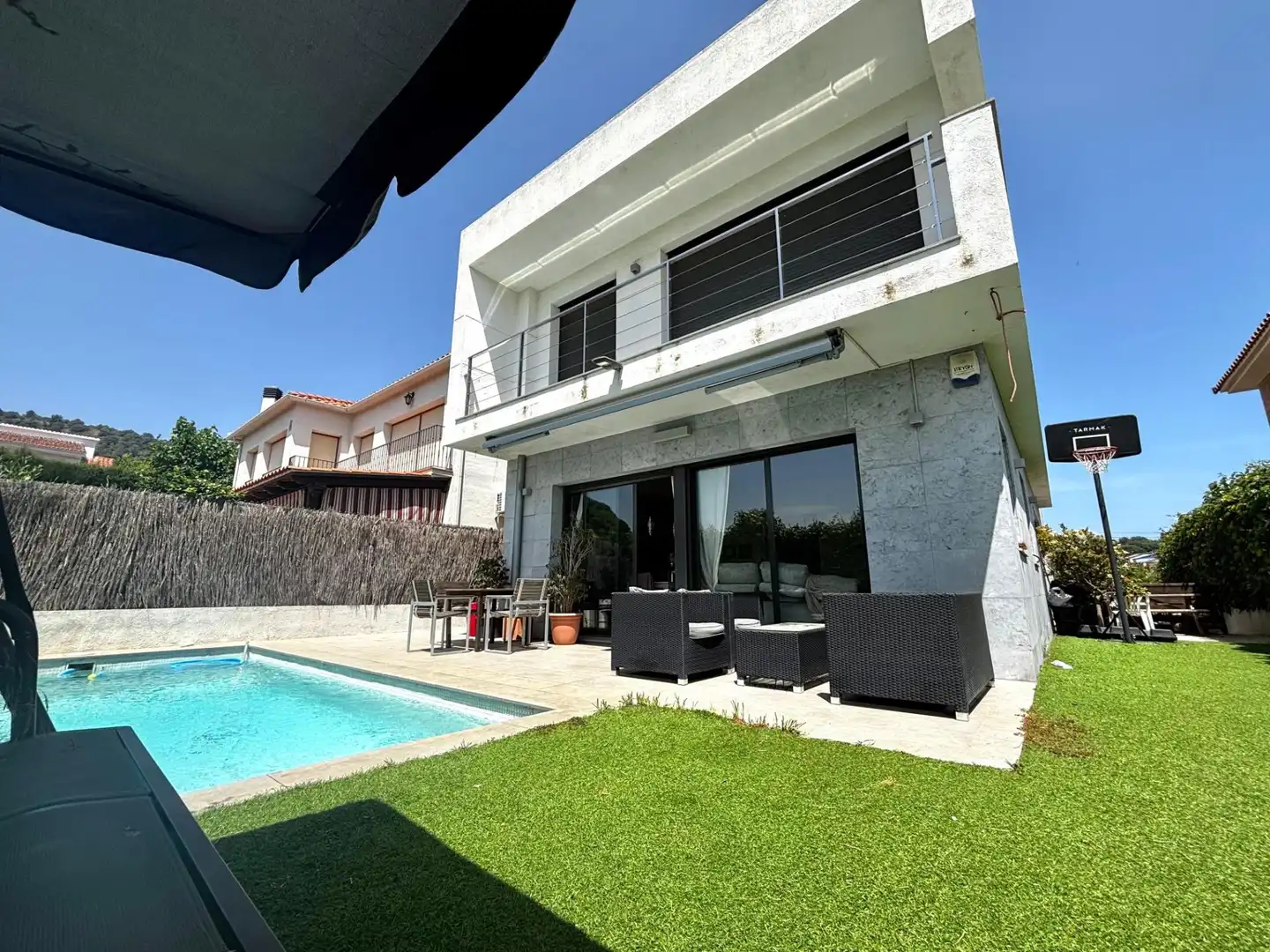 Swimming pool of Houses for sale in Pineda de Mar  with Air Conditioner, Private garden and Terrace