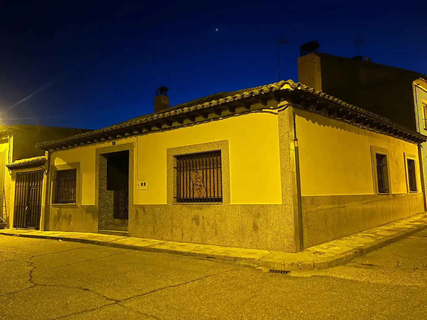 Vista exterior de Casa adosada en venta en Becilla de Valderaduey, Valladolid