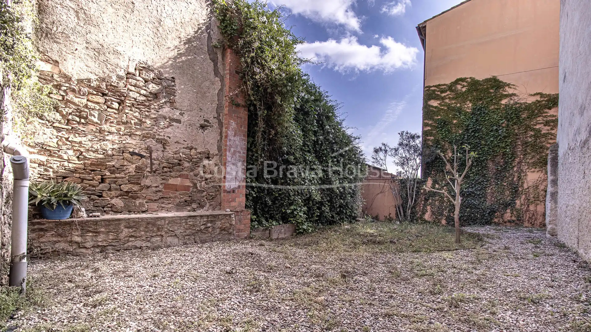 Country homes for sale in Carrer Major, Gualta