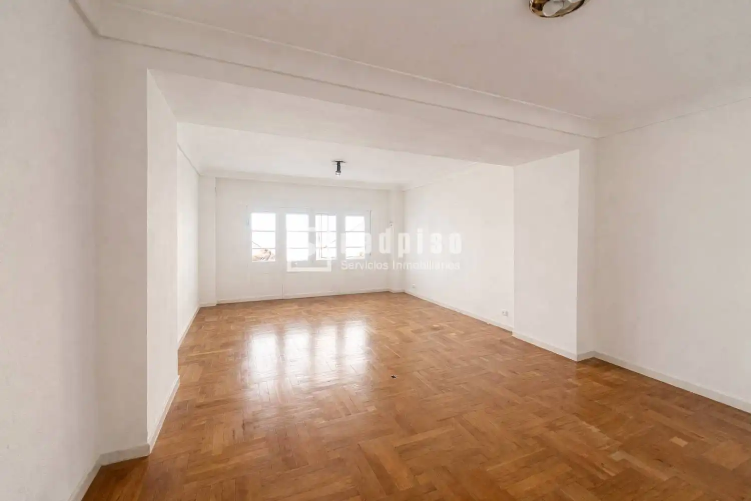 Sala d'estar de Pis en venda en Madrid