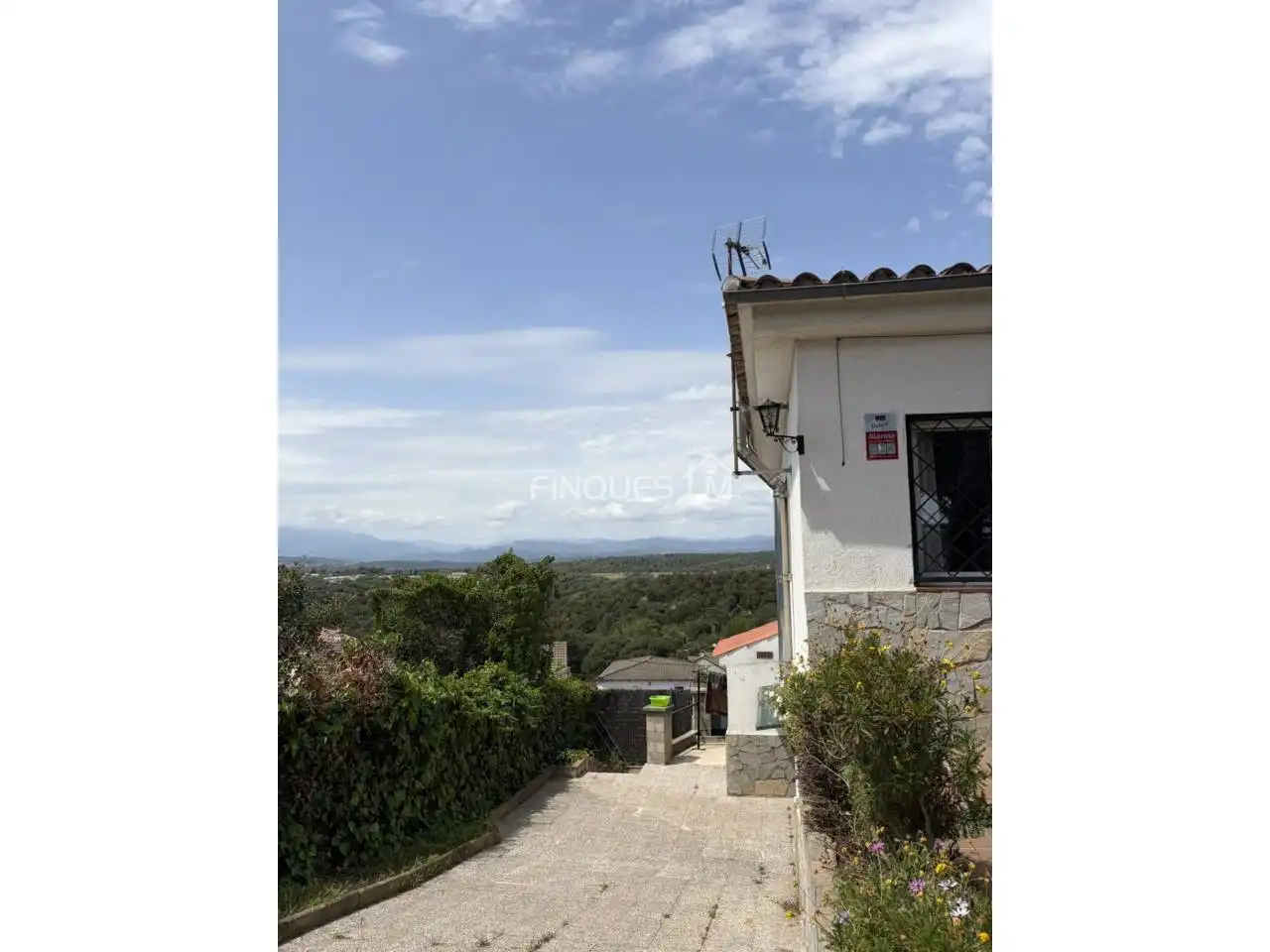 Vista exterior de Casa o xalet en venda en Tordera amb Calefacció, Jardí privat i Parquet