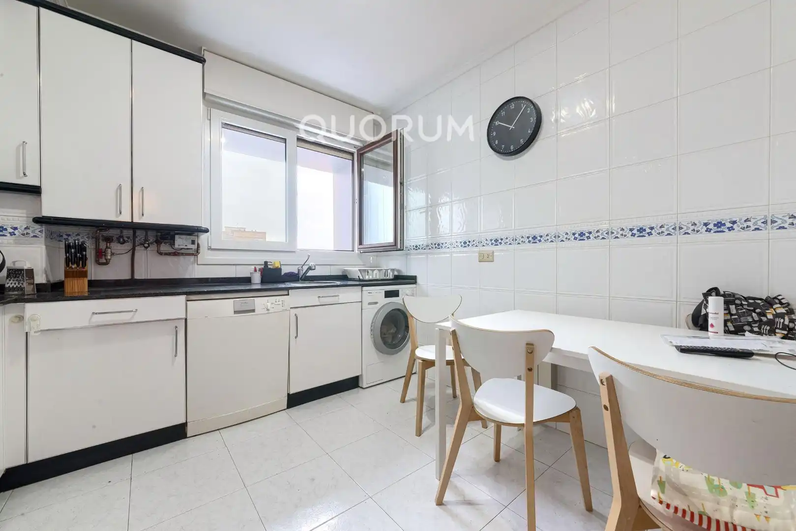 Cocina de Piso en venta en Basauri  con Calefacción, Terraza y Balcón