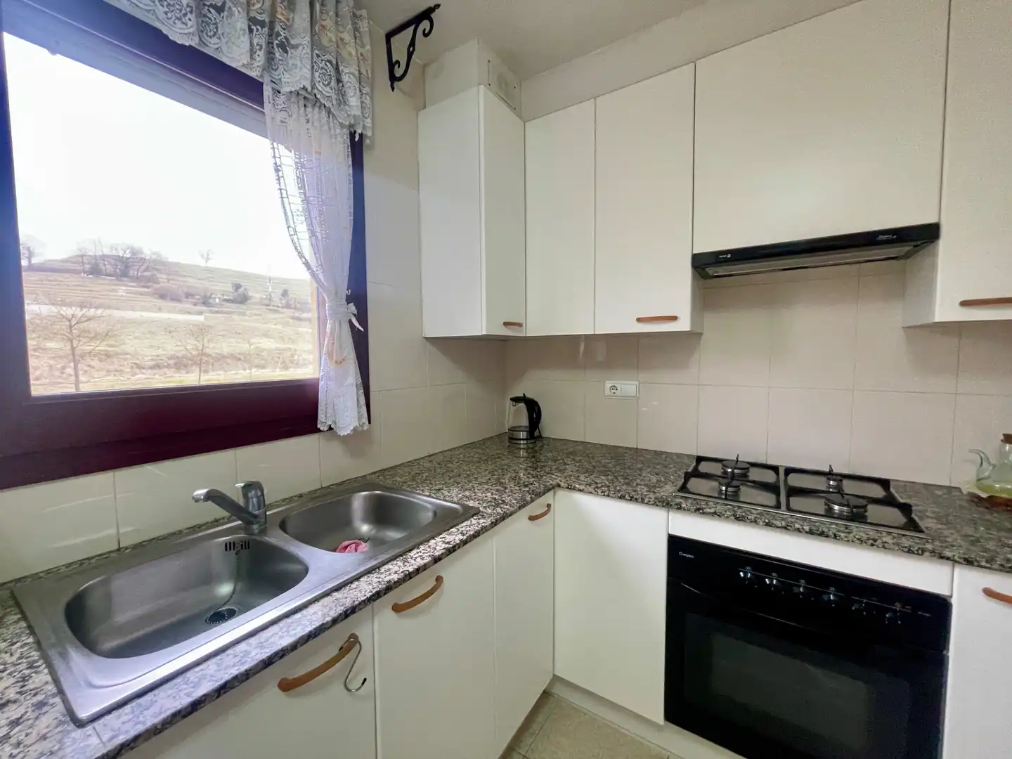 Cocina de Casa adosada en venta en Sant Joan de les Abadesses con Calefacción, Jardín privado y Trastero