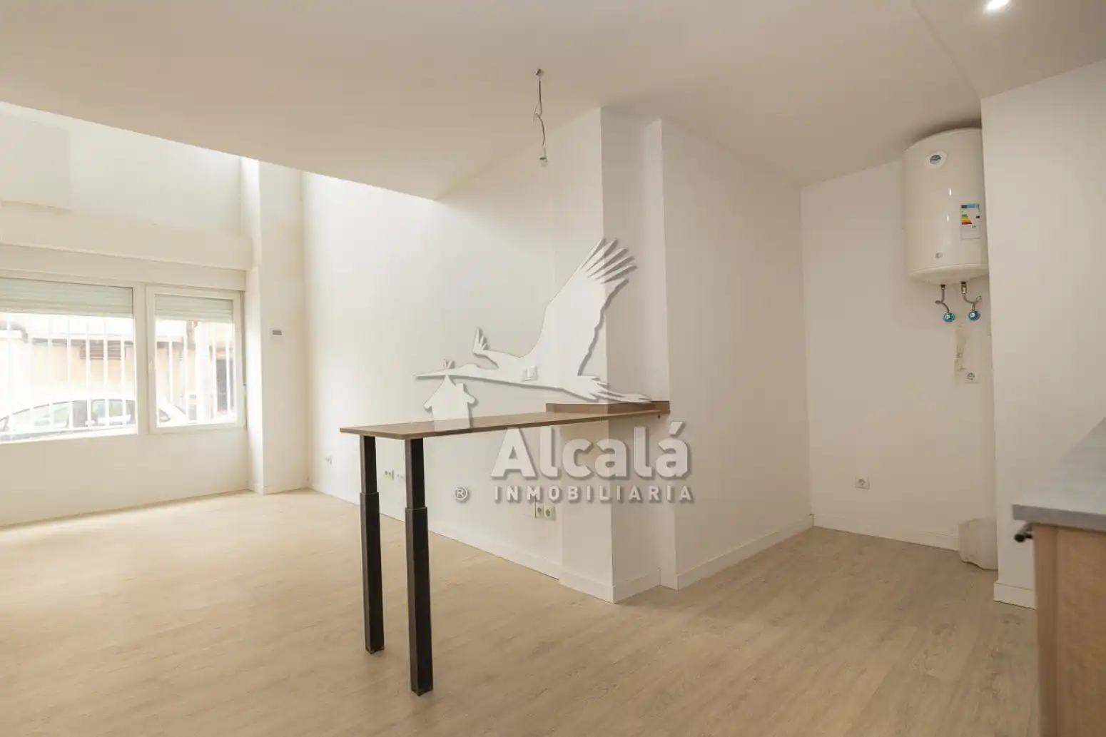 Habitación de Local en venta en Alcalá de Henares con Aire acondicionado