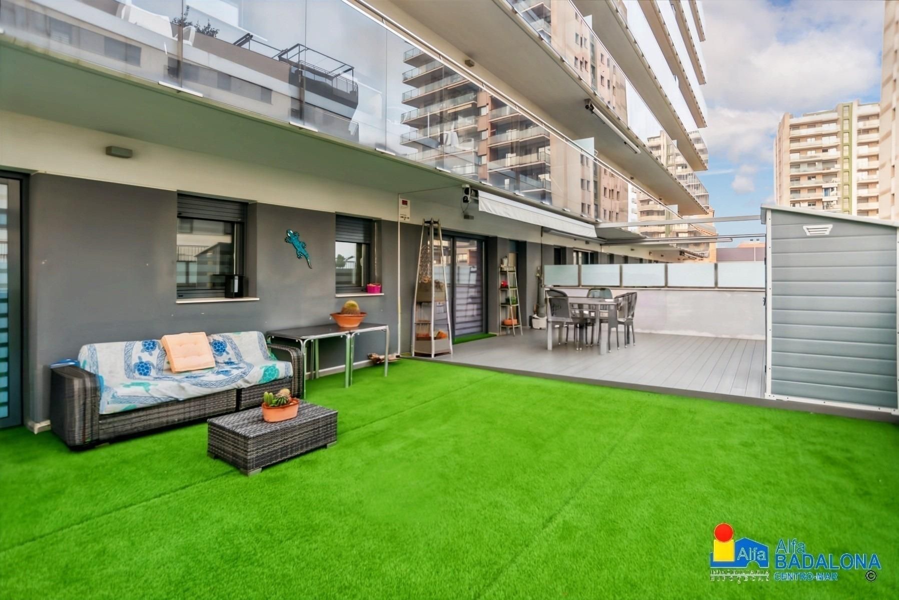 Terrace of Flat for sale in Badalona  with Air Conditioner, Heating and Private garden