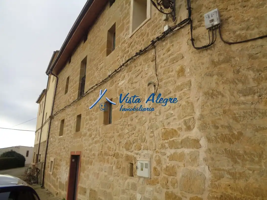 Vista exterior de Casa o xalet en venda en Villalba de Rioja amb Traster i Moblat