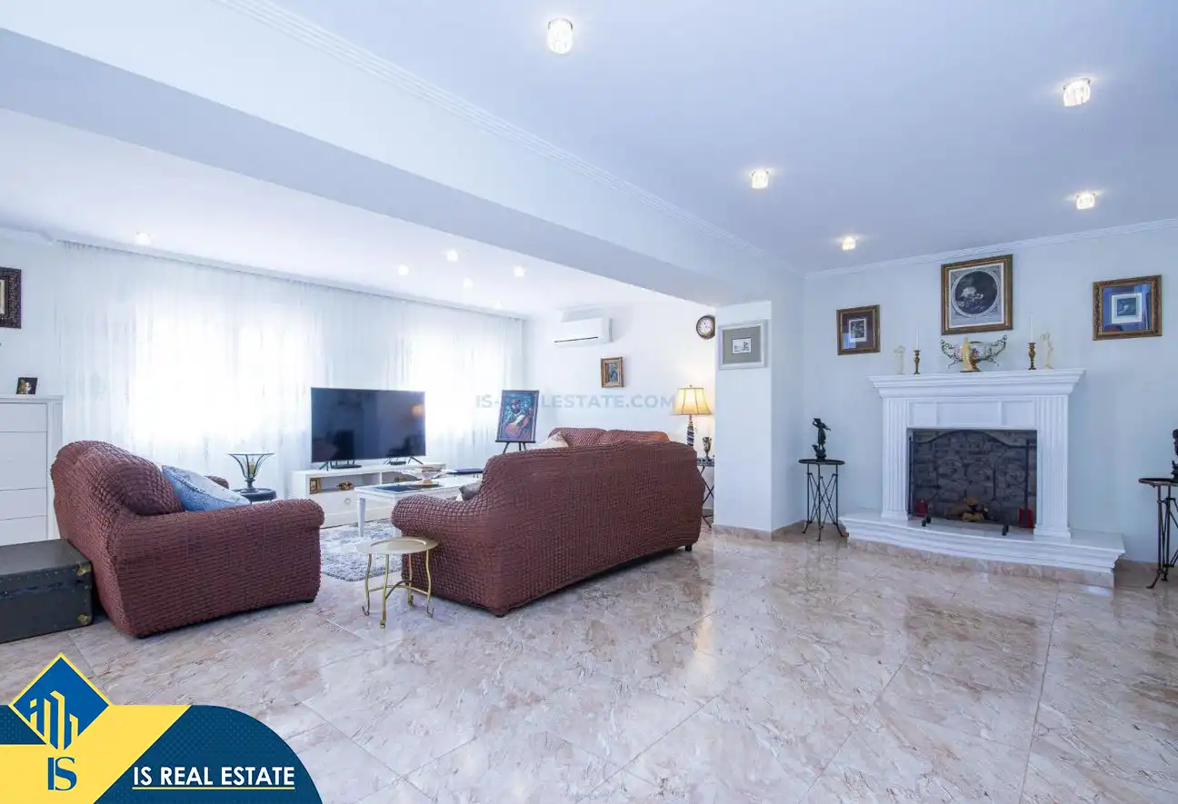 Chalet con terraza en venta en Los Balcones - Los Altos