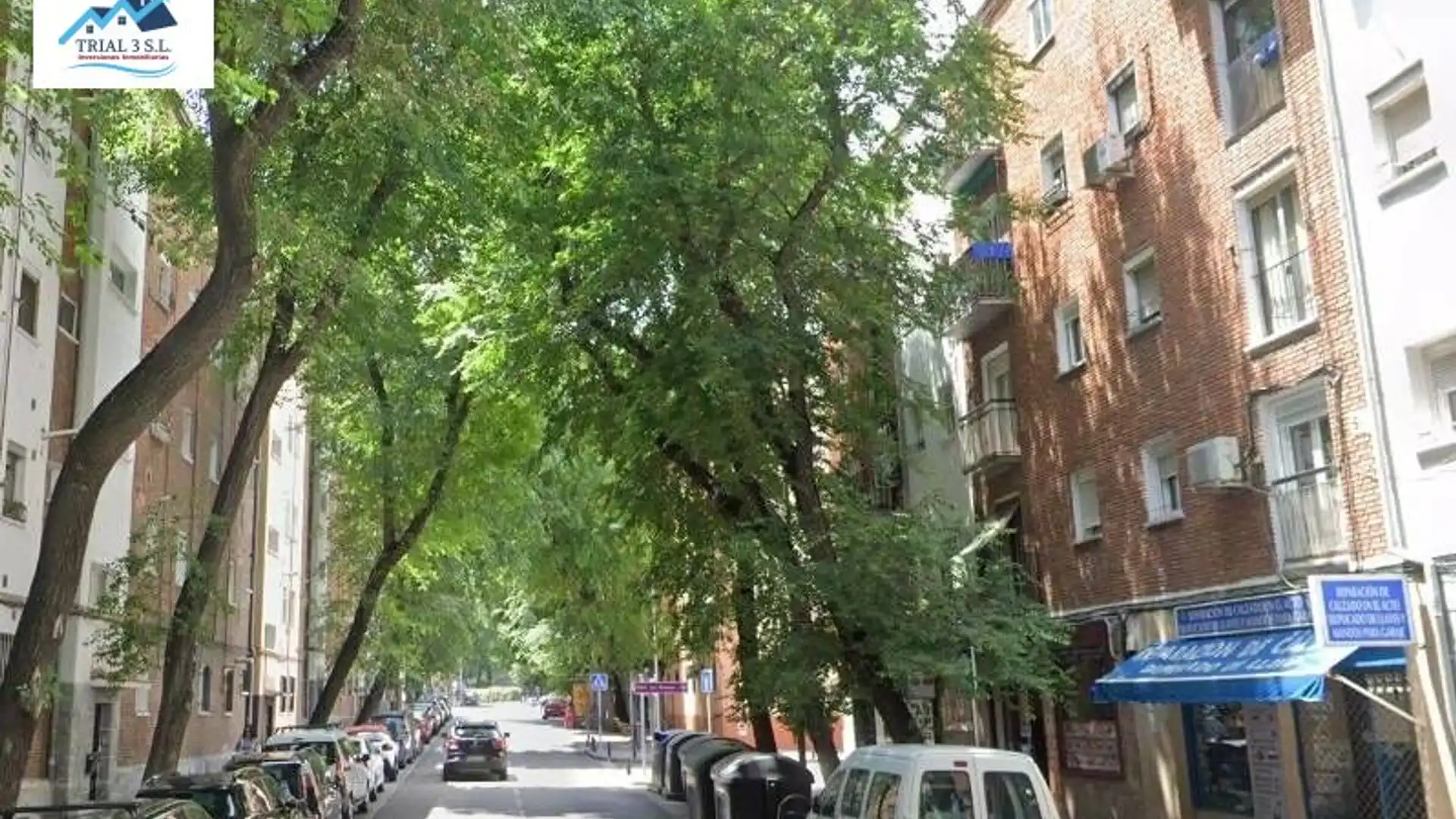 Exterior view of Flat for sale in  Madrid Capital  with Terrace and Balcony