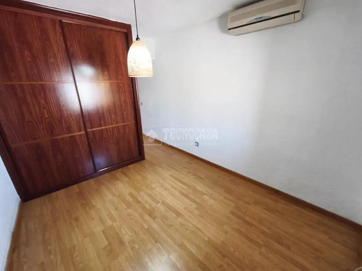 Habitación de Piso en venta en Alcorcón con Aire acondicionado, Calefacción y Terraza
