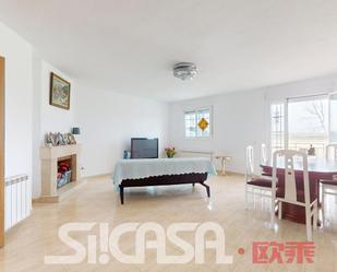 Living room of Single-family semi-detached for sale in Illescas  with Storage room and Community pool