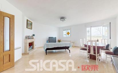 Living room of Single-family semi-detached for sale in Illescas  with Storage room and Community pool