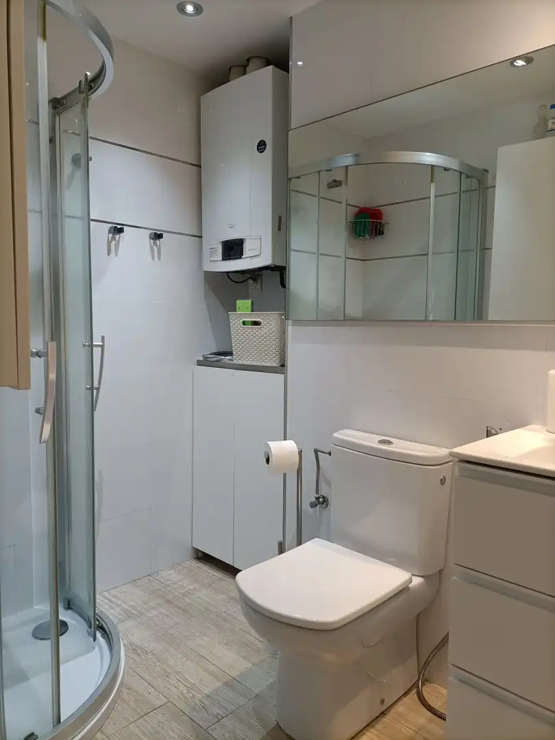 Bathroom of Flat for rent in Santander  with Heating and Furnished