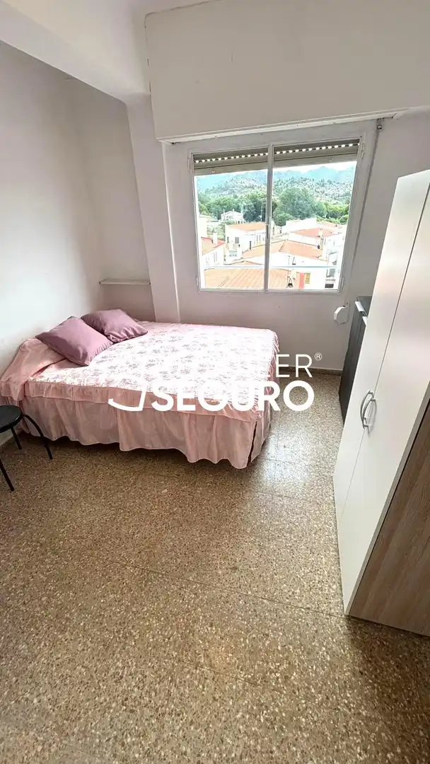 Habitación de Piso de alquiler en Chelva con Terraza y Amueblado