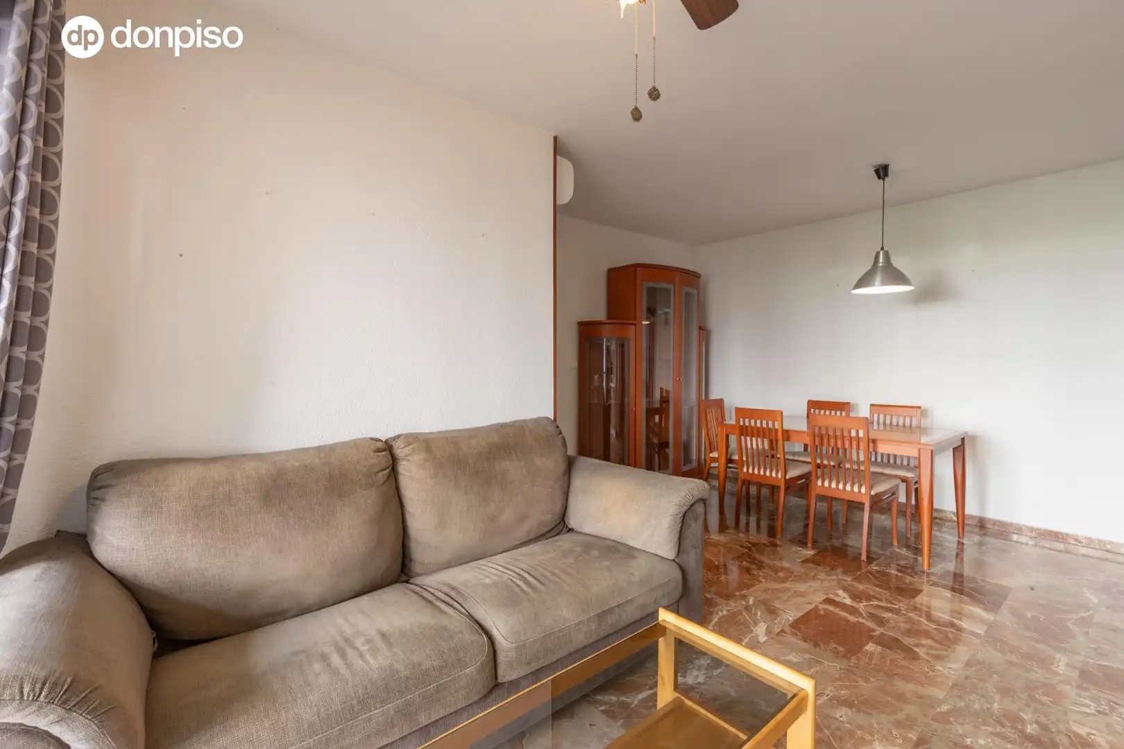 Sala de estar de Piso en venta en Granada con Aire acondicionado