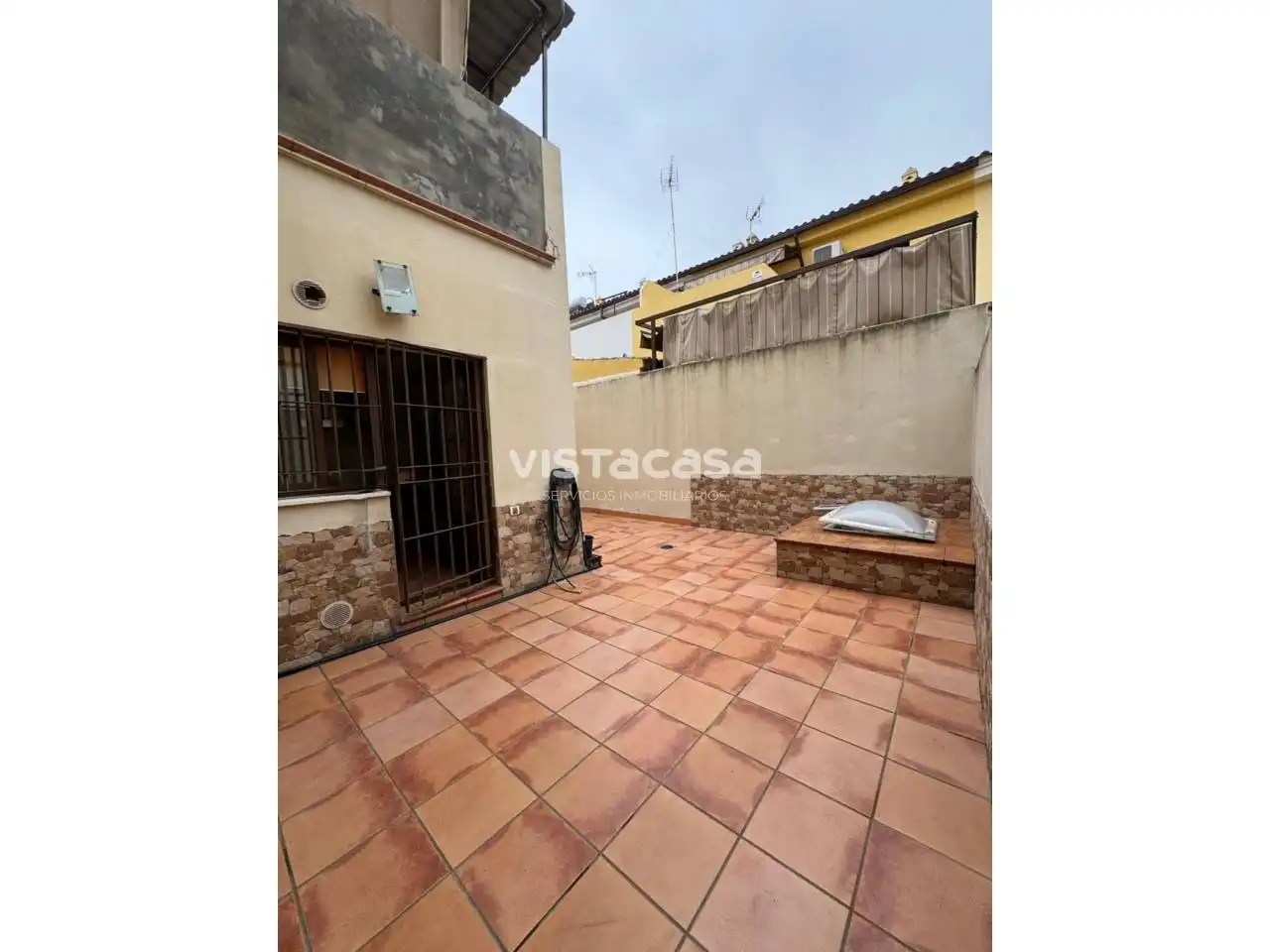 Vista exterior de Casa adosada de alquiler en Mairena del Alcor con Aire acondicionado, Calefacción y Terraza