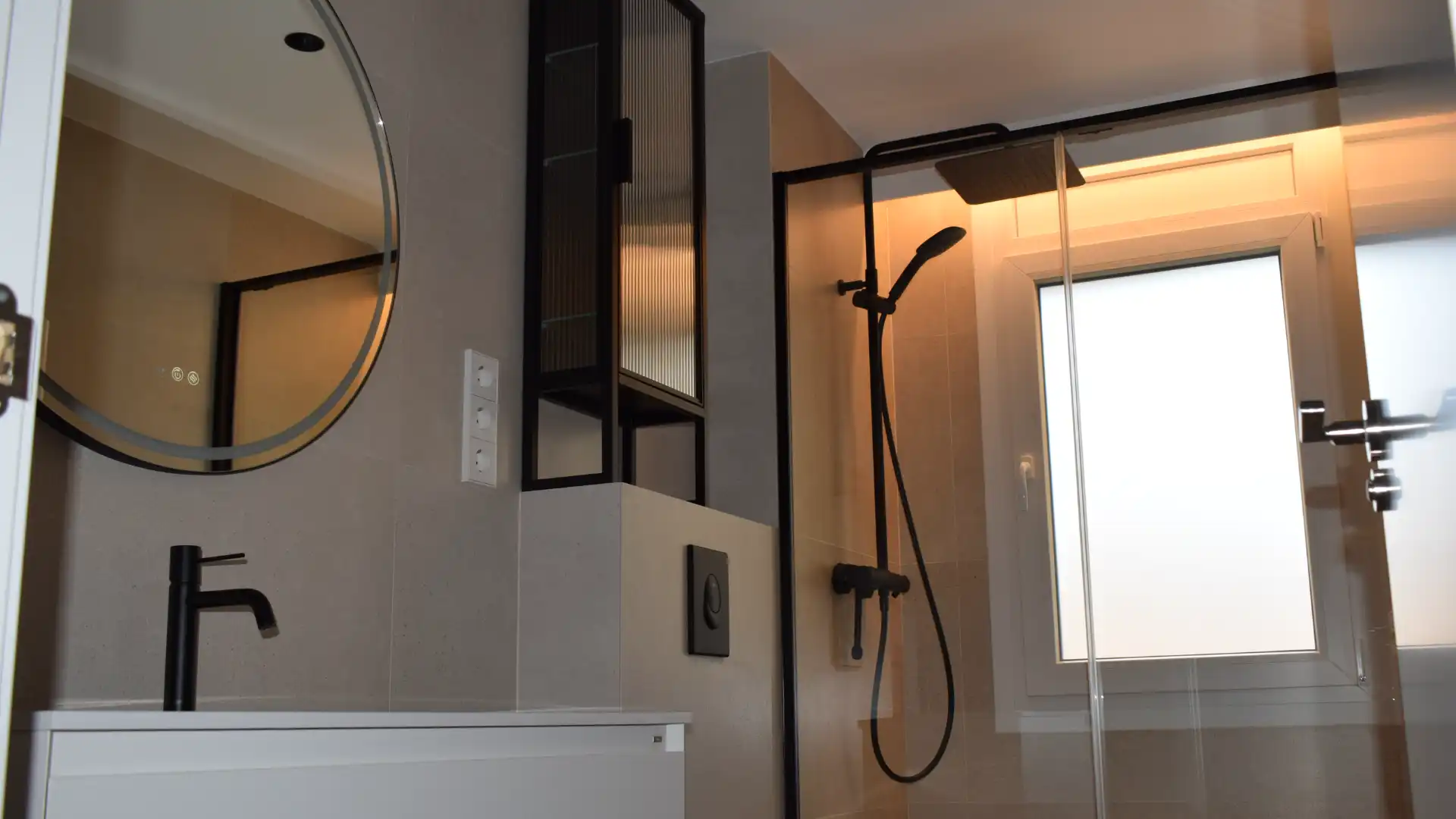 Badezimmer von Wohnung zum Verkauf in Reus mit Klimaanlage und Heizung