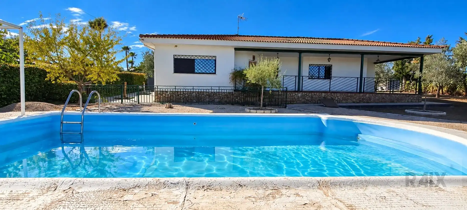 Swimming pool of Houses for sale in Colmenar de Oreja, Madrid