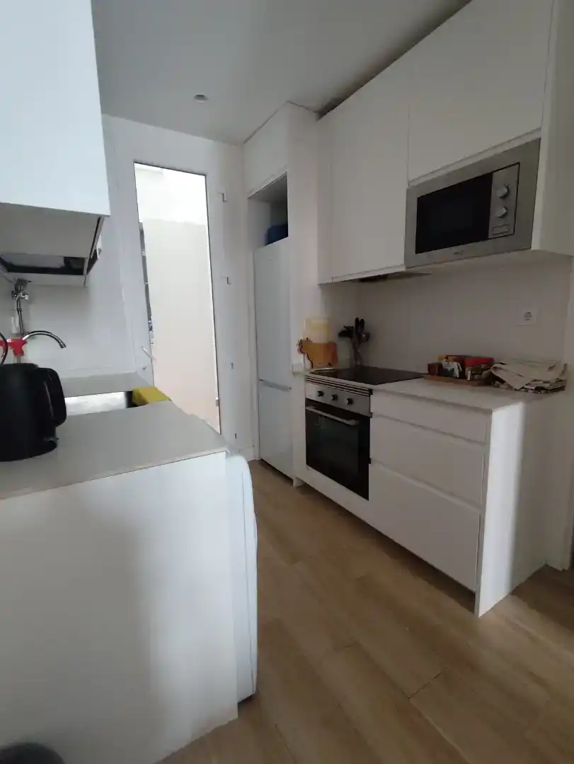 Cuina de Apartament de lloguer en  Madrid Capital amb Aire condicionat i Balcó