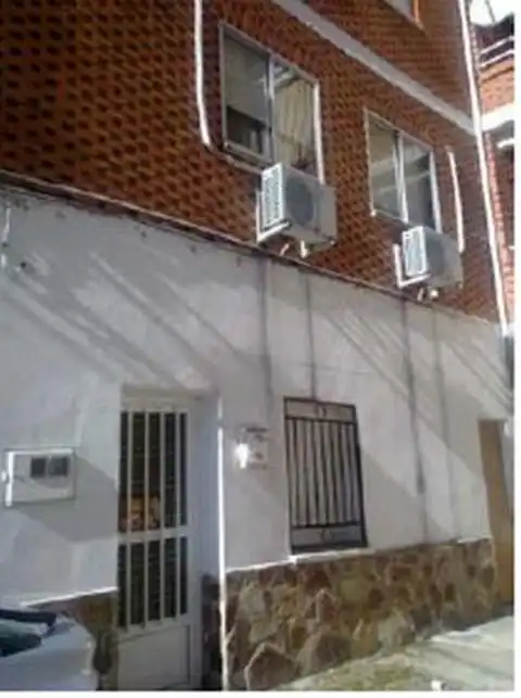 Vista exterior de Local en venta en Valdeobispo