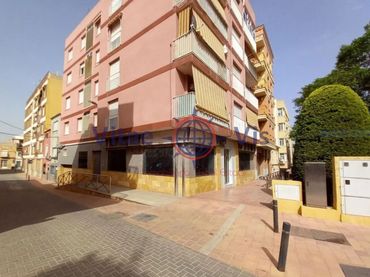 Local comercial en venta en Calle Perez Casas