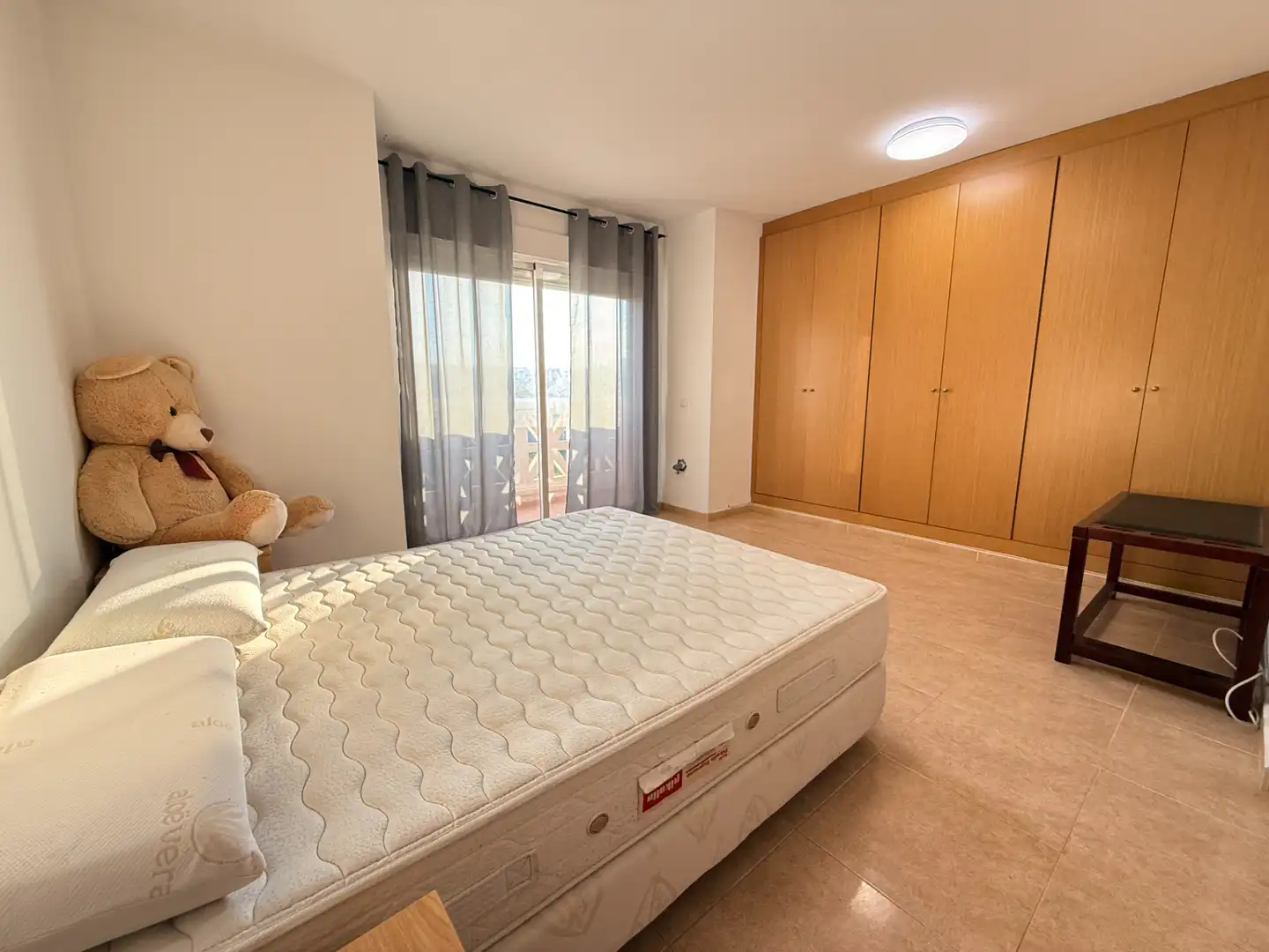 Habitación de Casa adosada de alquiler en Moncofa con Terraza, Horno y Lavadora