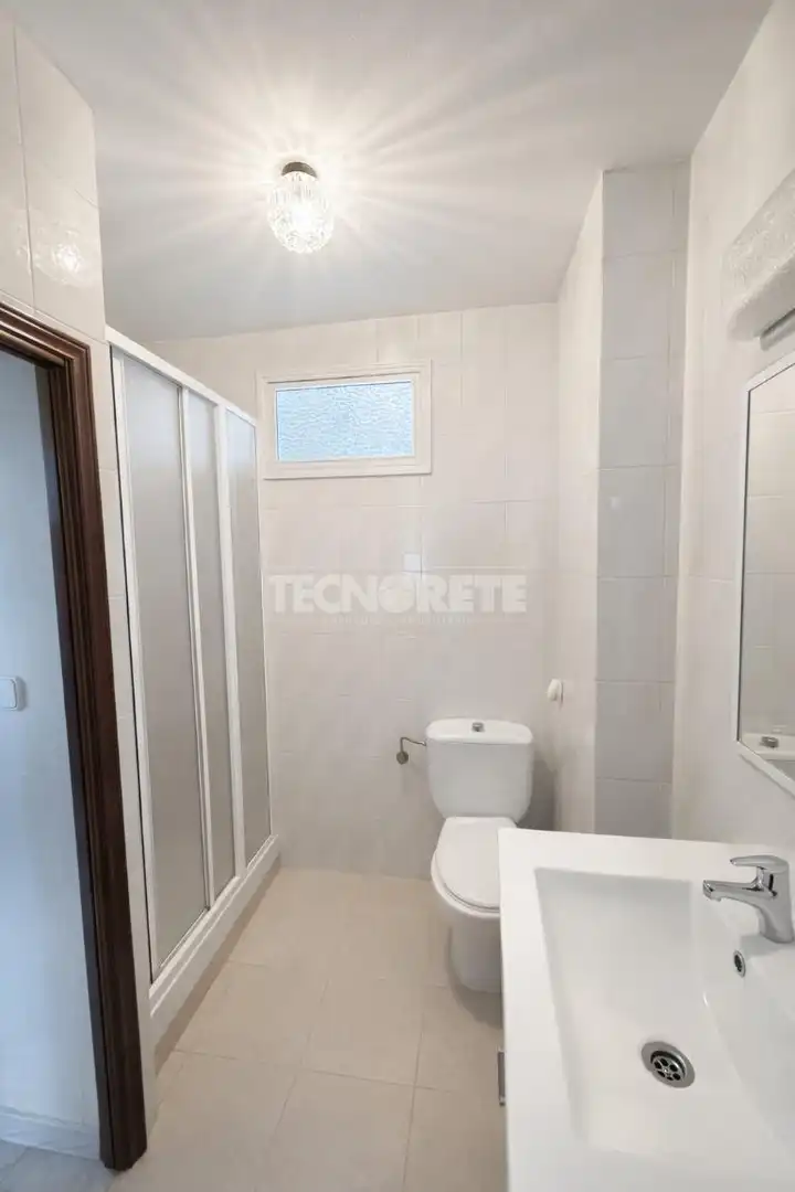 Baño de Piso en venta en Madrid con Aire acondicionado, Calefacción y Amueblado