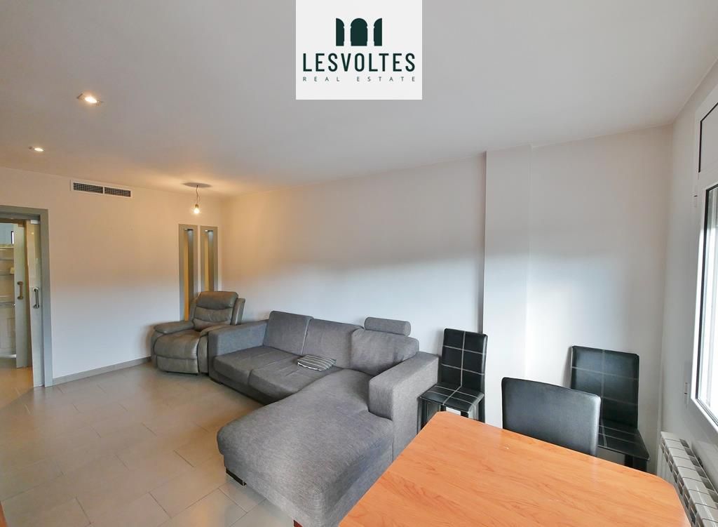 Living room of Flat for sale in Flaçà  with Air Conditioner, Heating and Terrace