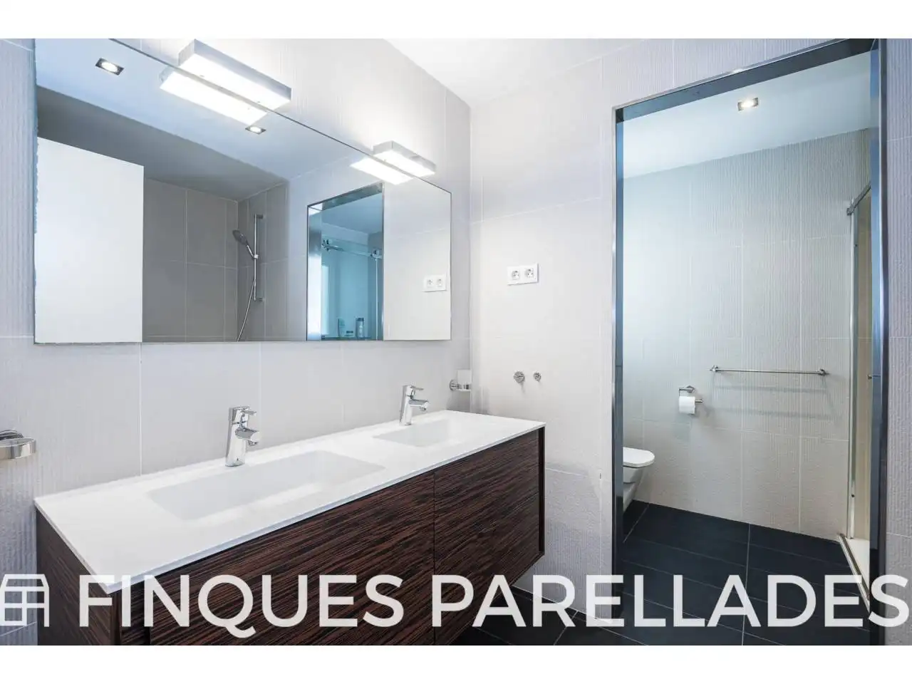 Baño de Piso en venta en Sitges con Aire acondicionado, Calefacción y Jardín privado