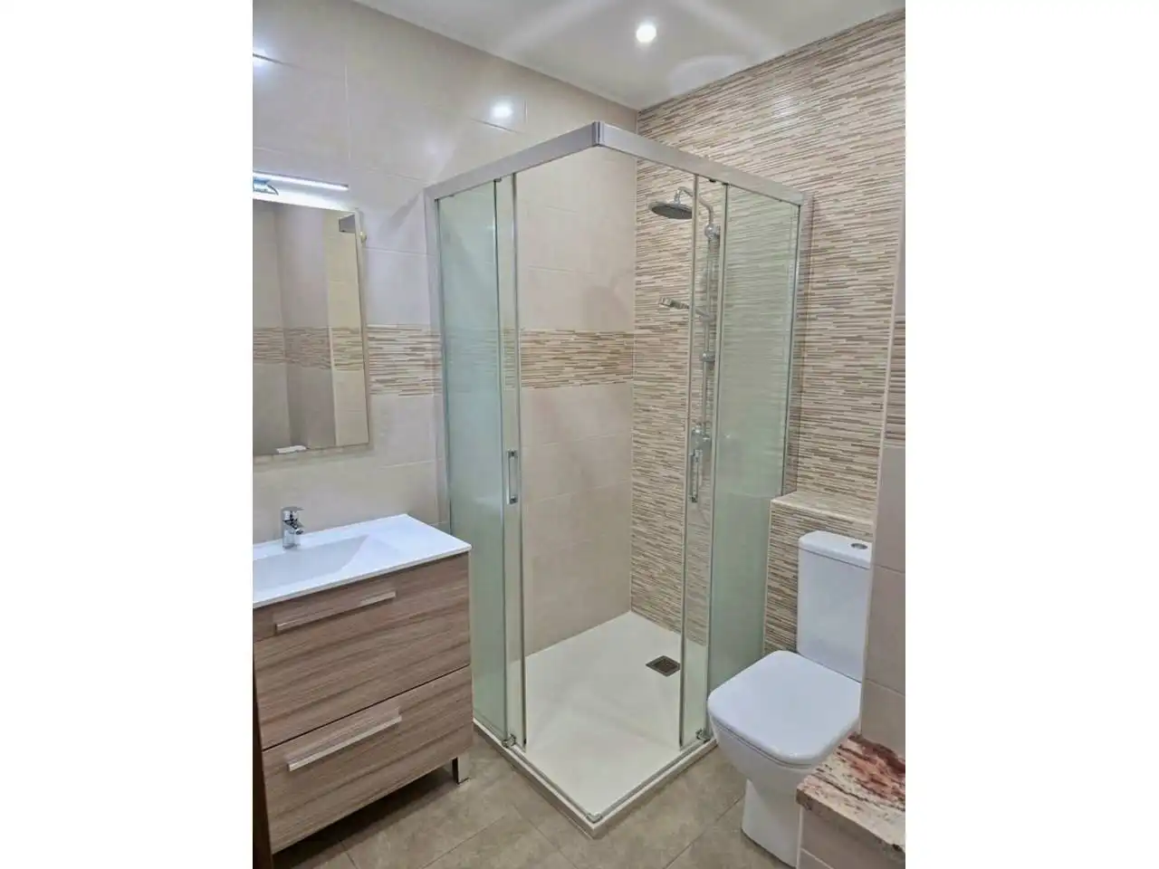 Baño de Piso en venta en Valencia con Aire acondicionado y Balcón