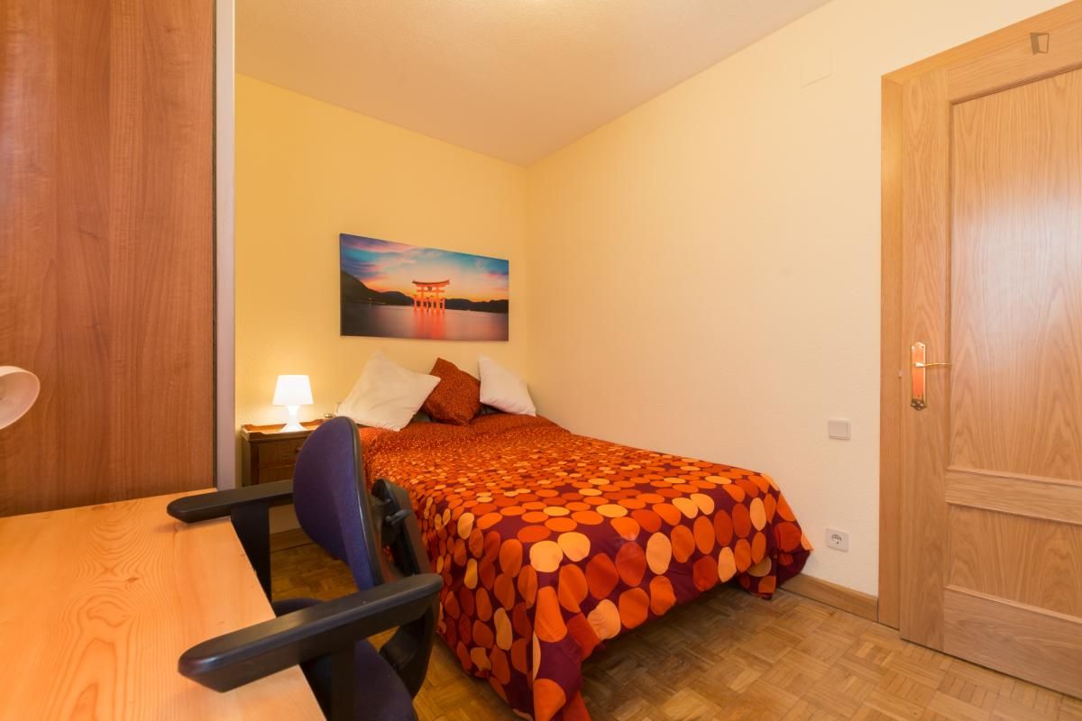 Apartment to share in Reyes Católicos