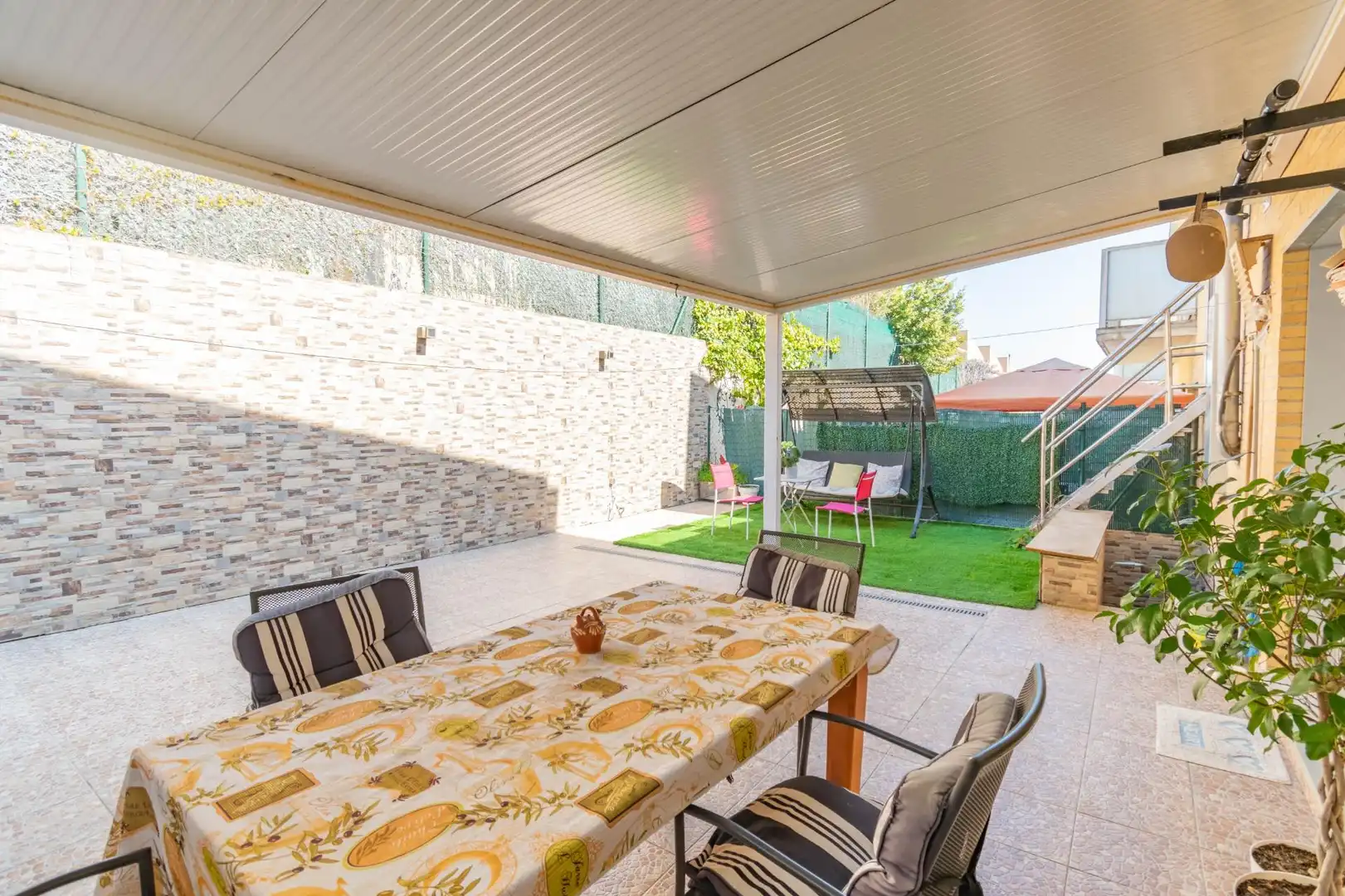 Terrassa de Casa adosada en venda en Beriáin amb Calefacció, Jardí privat i Terrassa