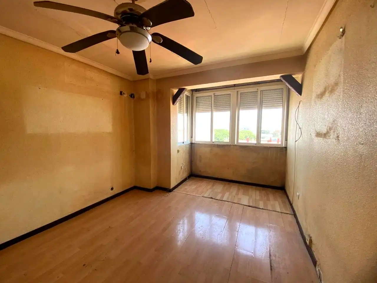 Bedroom of Flat for sale in Dos Hermanas