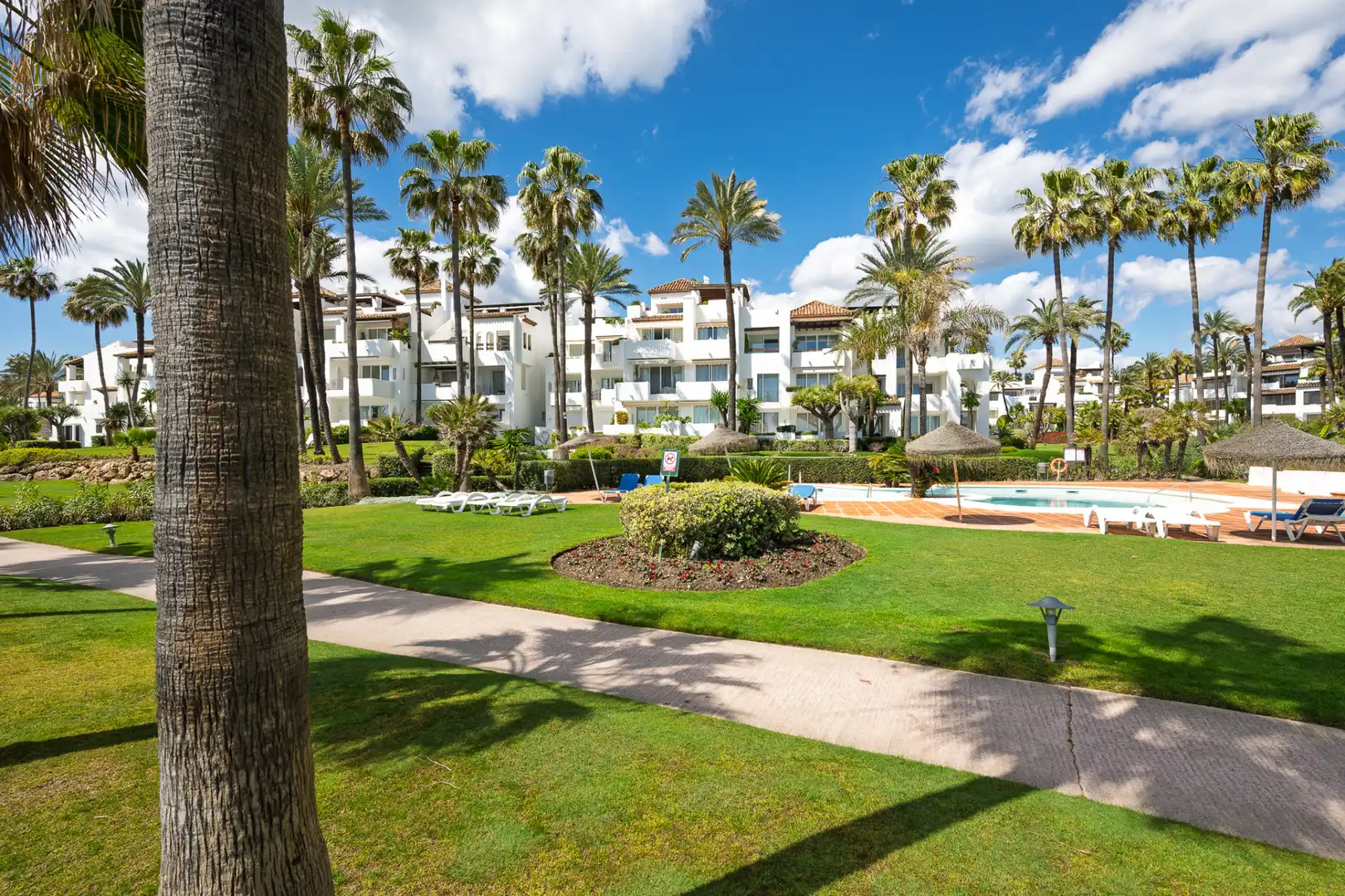 Garden of Ground floor for sale in Estepona  with Air Conditioner, Terrace and Swimming Pool