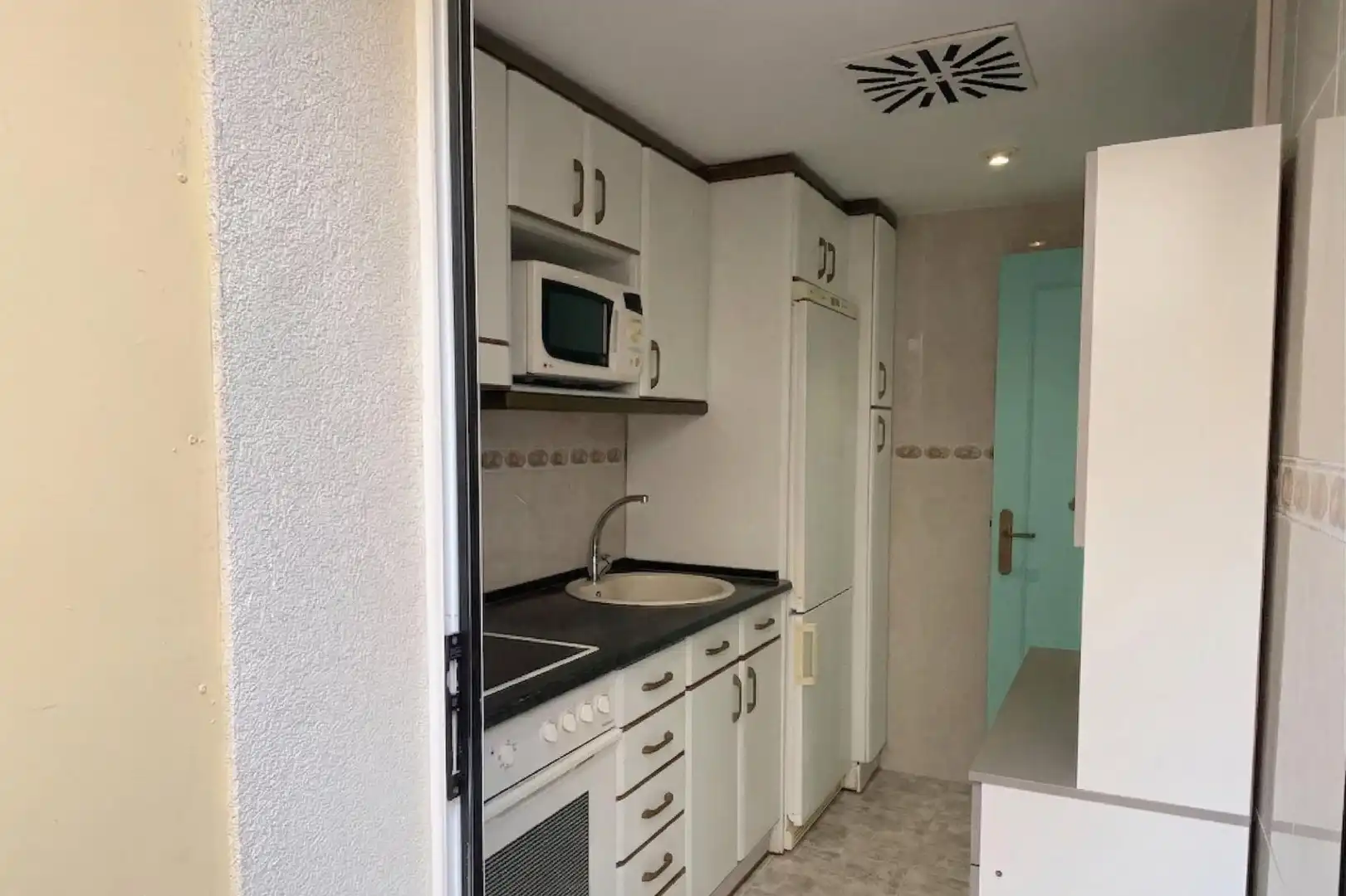 Kitchen of Flat for sale in Zaragoza  with Heating, Terrace and Furnished
