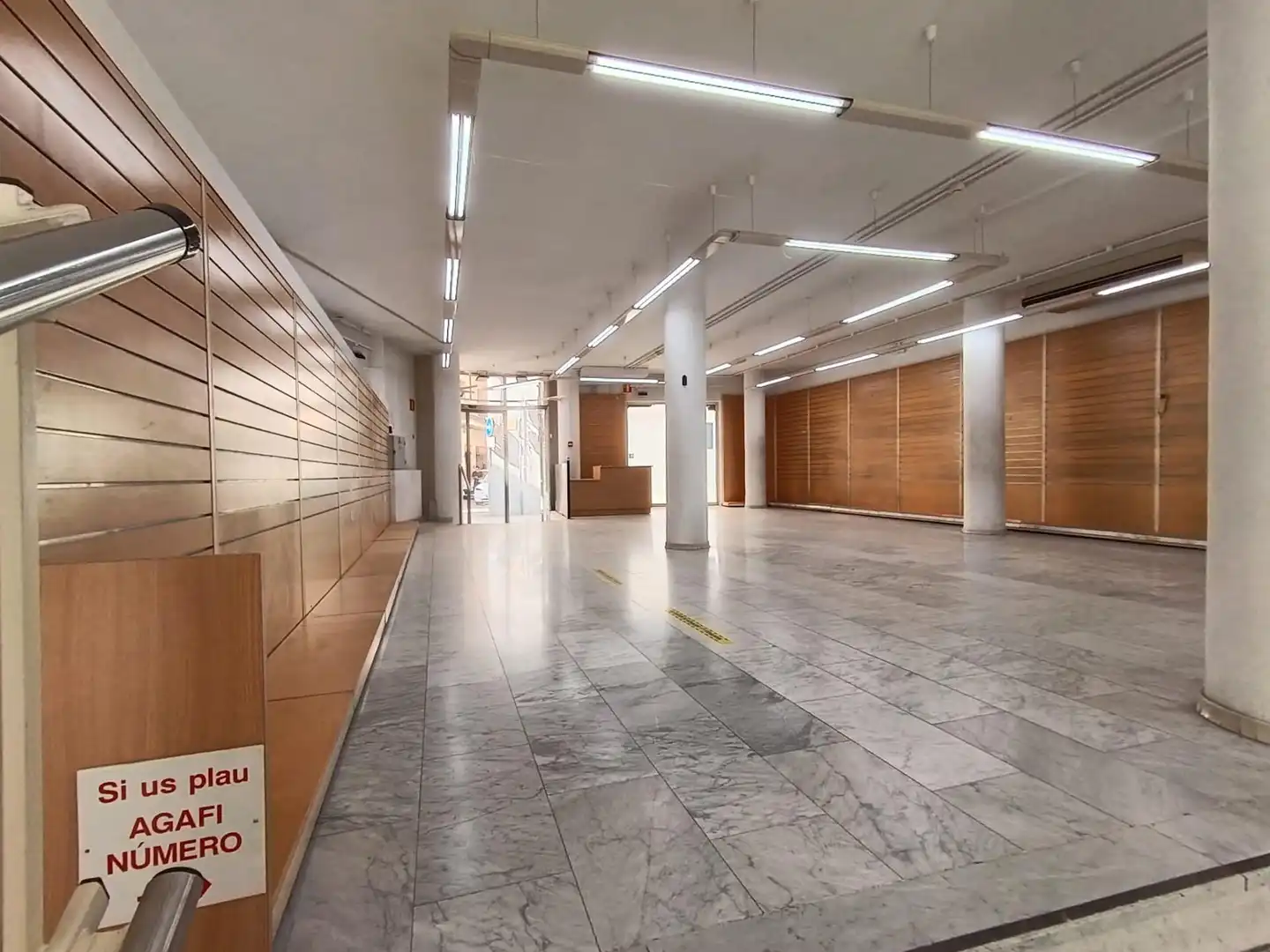Local comercial de lloguer a Centre - Sant Oleguer, imagen 2