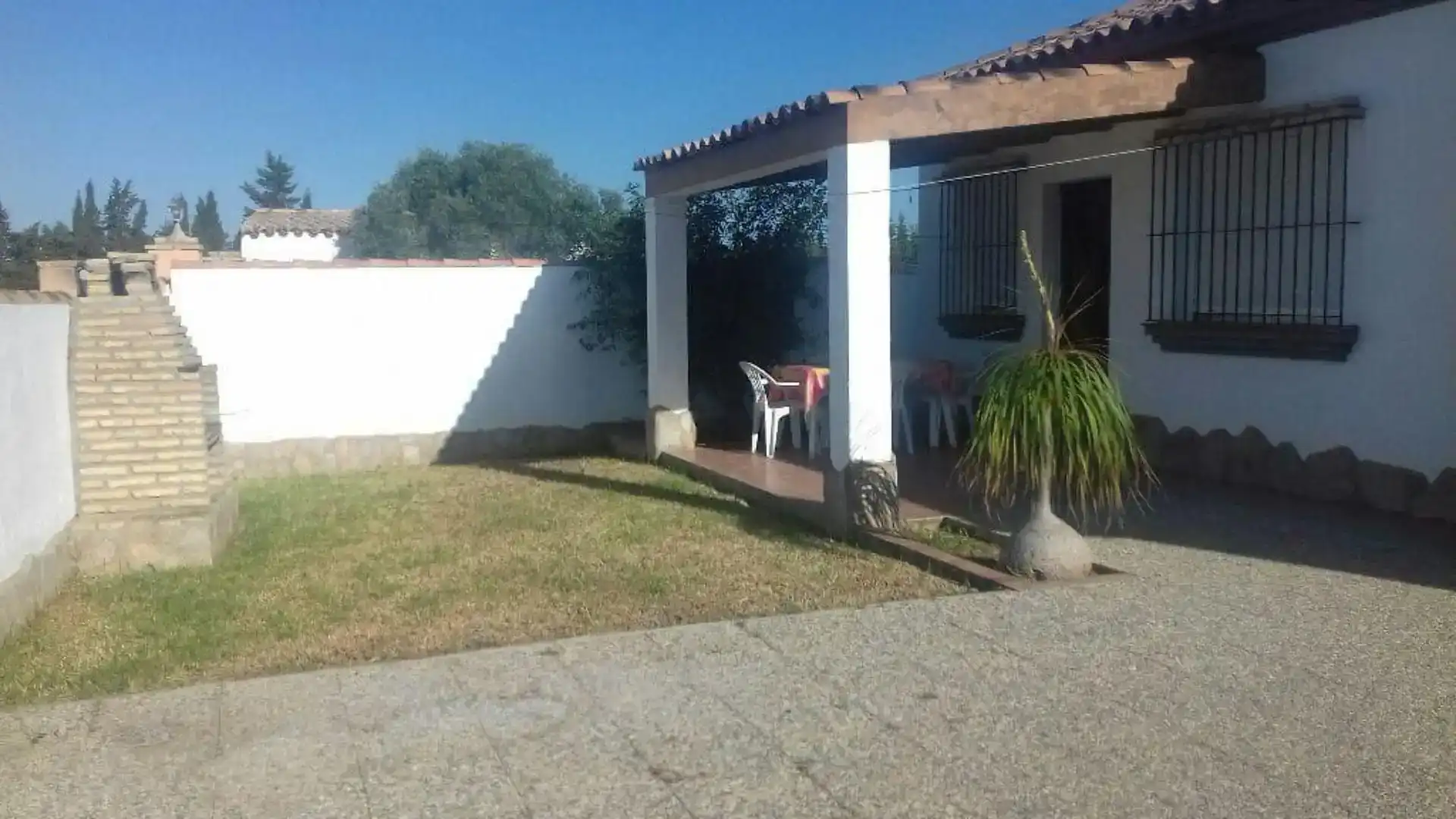 Jardí de Casa adosada de lloguer en Conil de la Frontera amb Piscina