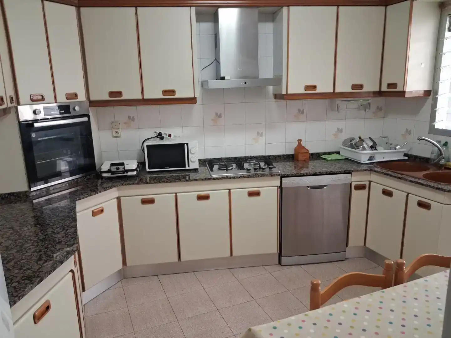 Cuina de Àtic de lloguer en Águilas amb Traster, Moblat i Forn