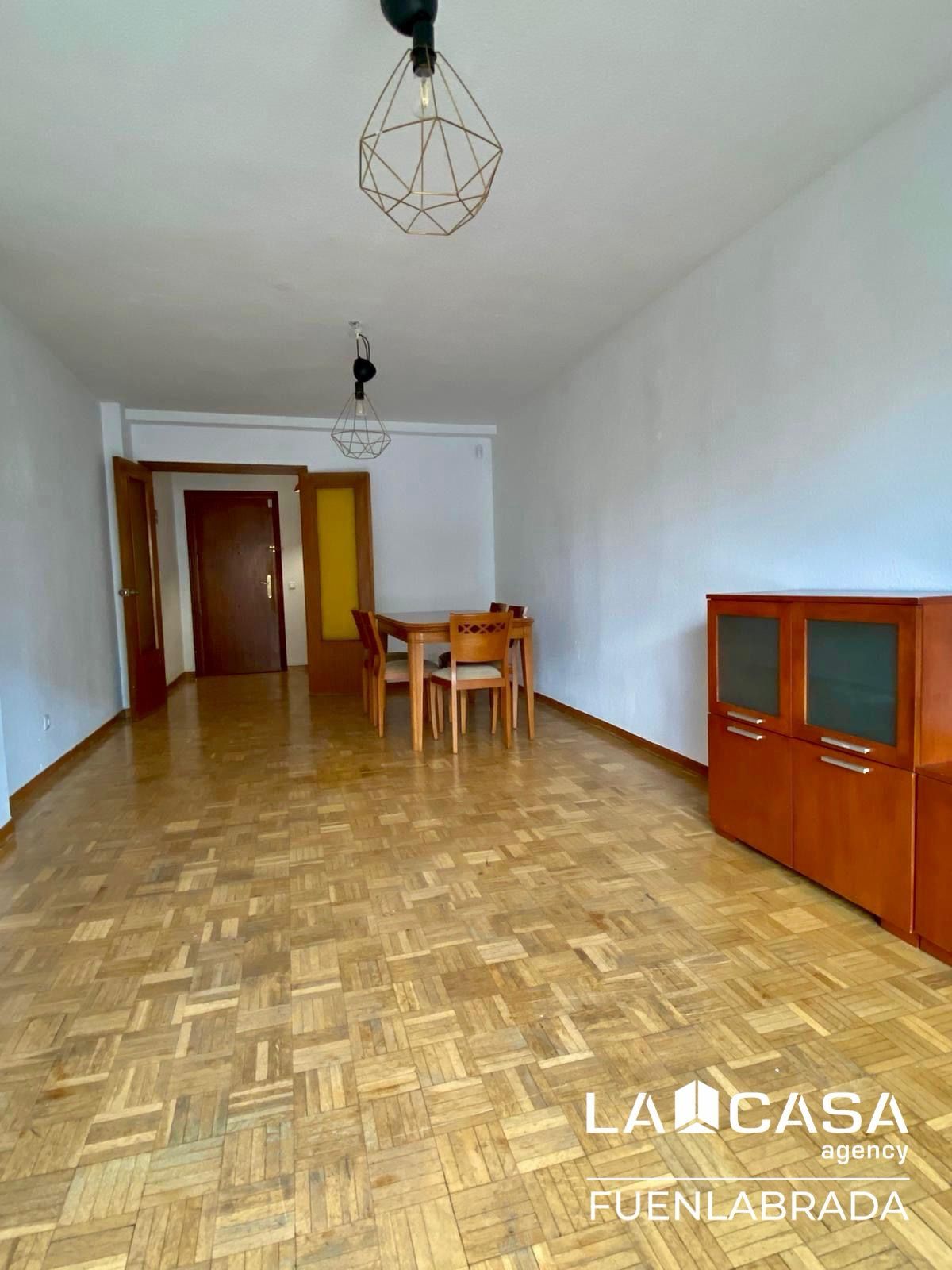 Sala d'estar de Pis en venda en  Madrid Capital amb Calefacció, Terrassa i Traster