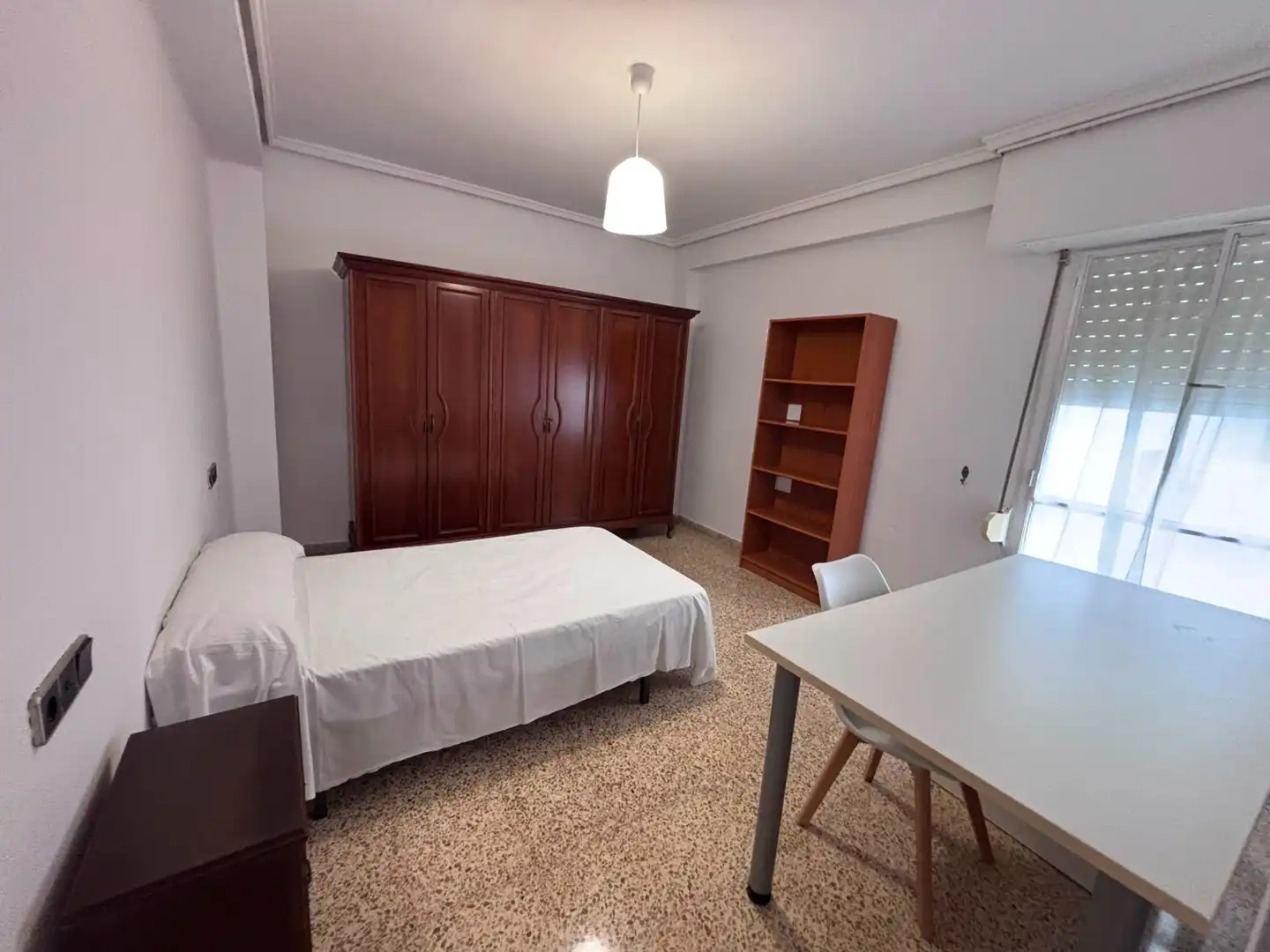 Schlafzimmer von Wohnung zur Miete in Burjassot mit Klimaanlage, Möbliert und Ofen
