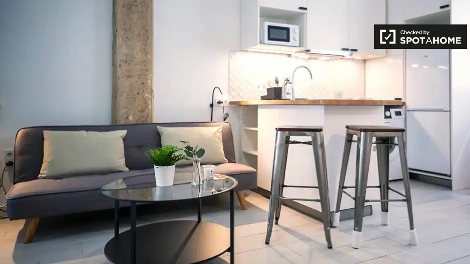 Kitchen of Flat for rent in Valencia  with Air Conditioner, Heating and Furnished