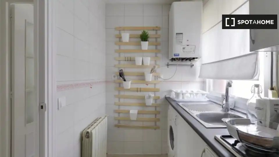 Cocina de Piso de alquiler en Madrid con Aire acondicionado, Calefacción y Amueblado