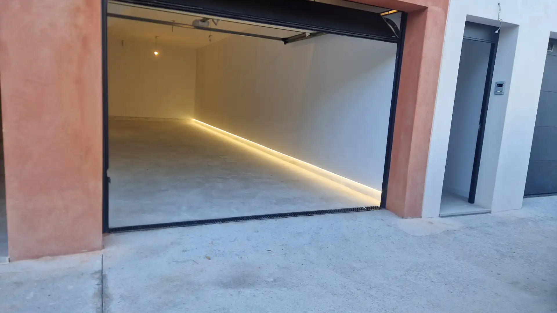 Casa adosada en venda en Torrelles de Llobregat amb Aire condicionat, Calefacció i Jardí privat
